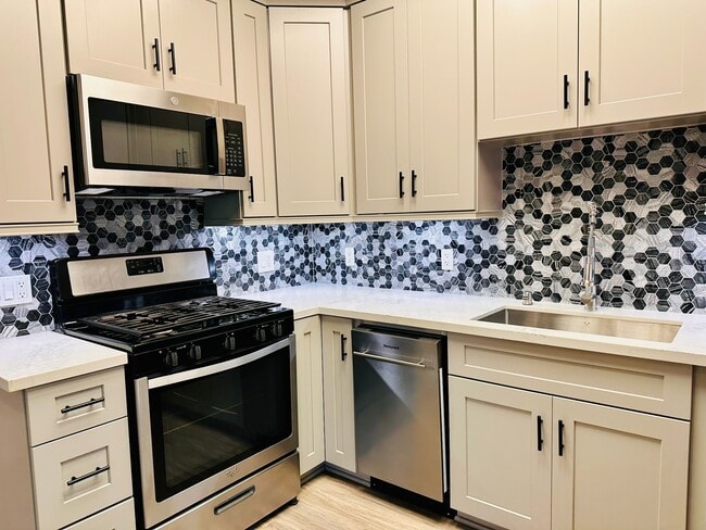 Building Photo - 358 22nd St