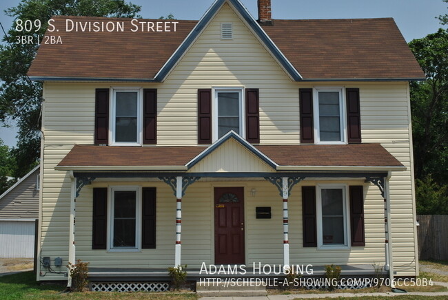 Primary Photo - 809 S Division St
