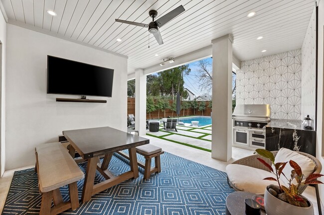 Building Photo - 4902 Linnet Ln