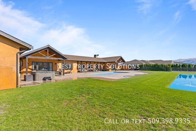 Building Photo - Jaw Dropping Home Overlooking the Columbia...