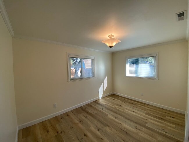 Building Photo - 856 Marino Pines Rd