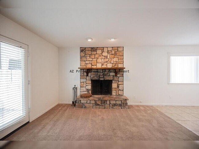 Building Photo - 2429 E Juanita Ave