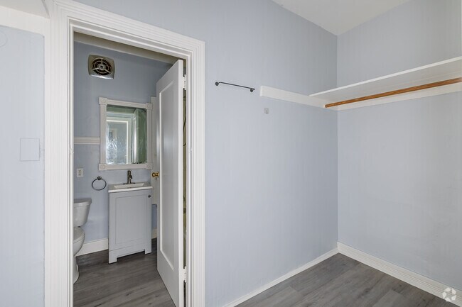 Studio - 500SF - Closet & Bathroom - 1432 N Formosa Ave