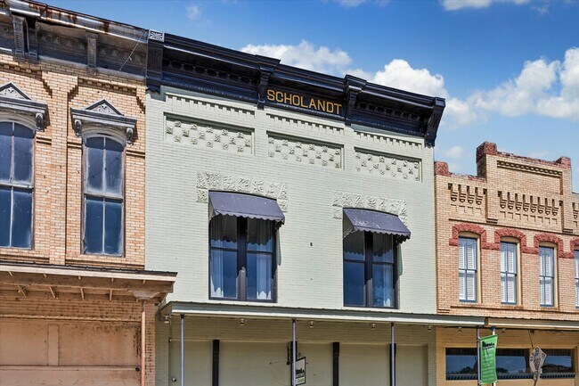 Building Photo - 1008 Milam St