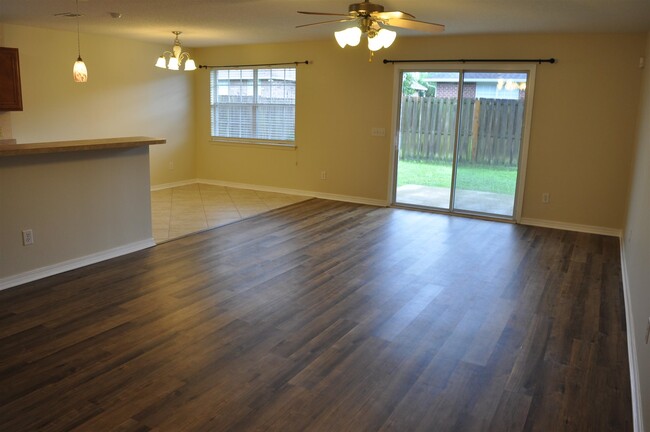 Building Photo - 673 Mozingo Ln