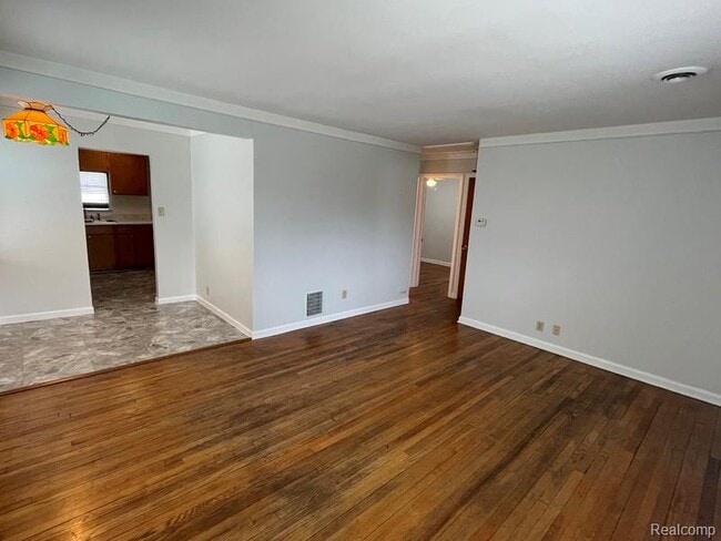 Building Photo - 26604 Groveland St