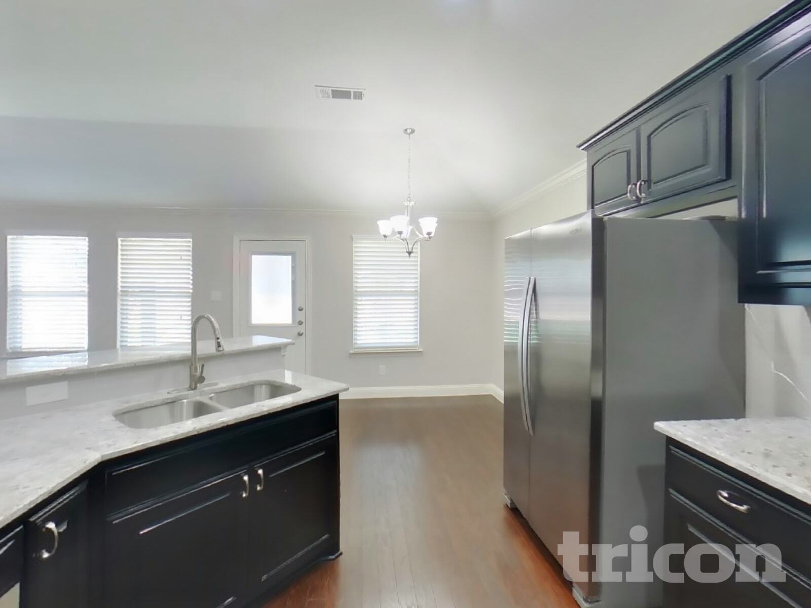 Building Photo - 123 Sierra Dr