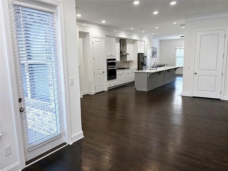 Building Photo - 3756 Huger Pl
