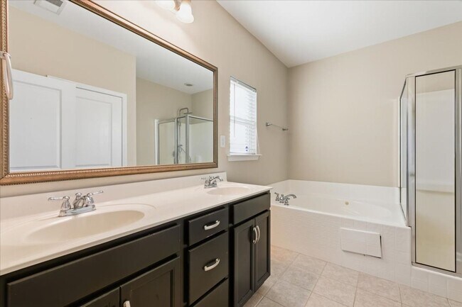 Building Photo - Spacious 5-Bedroom Home in the Live Oak Community – Richmond Hill, GA