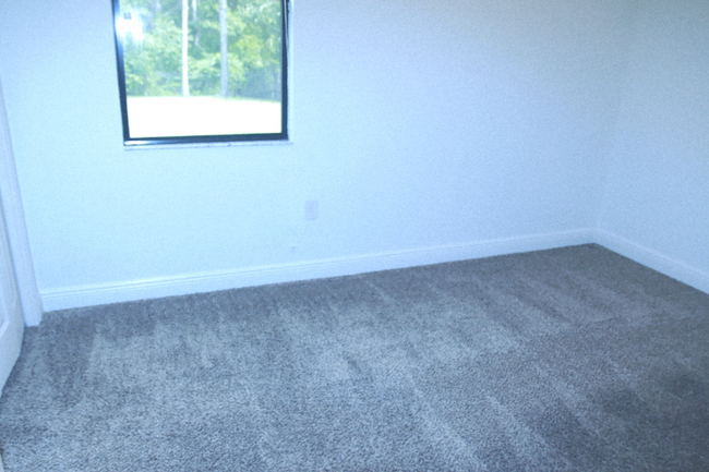 Building Photo - 7907 Hampton Lake Dr