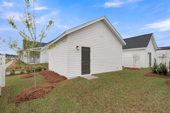 Building Photo - 268 Symphony Ave