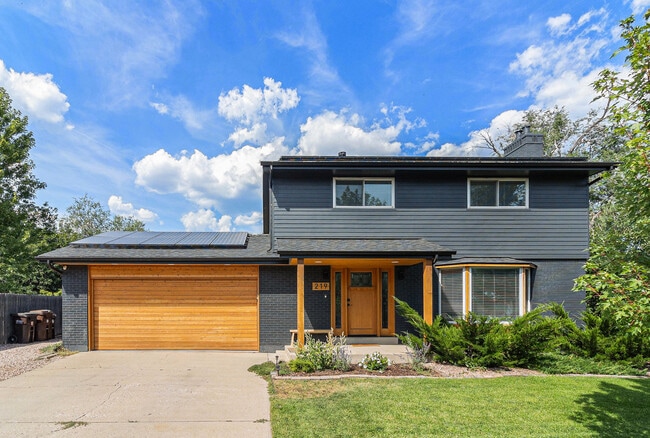 Building Photo - 219 Seminole Dr