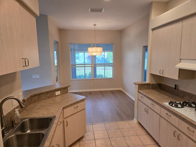 Building Photo - 5095 China Sea Dr