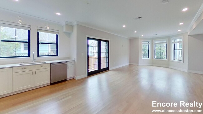 Building Photo - 285 Lamartine St