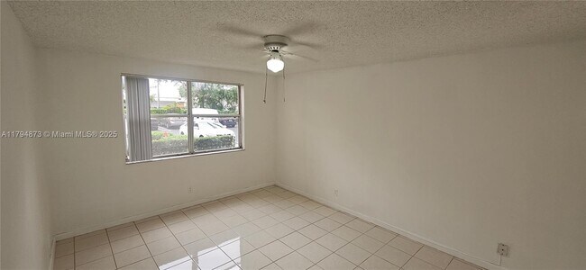 Building Photo - 9001 Wiles Rd