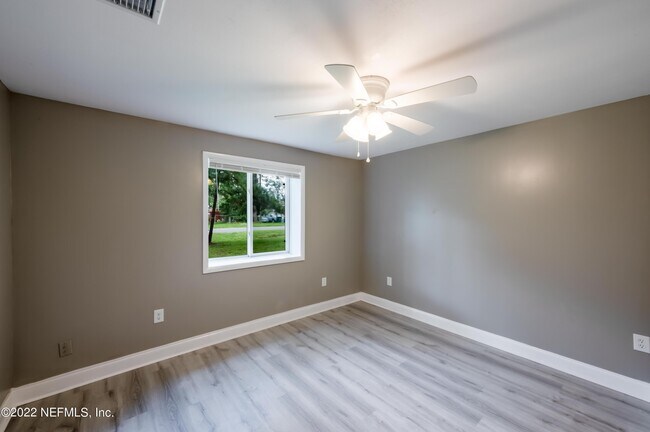 Building Photo - 7832 Newton Rd