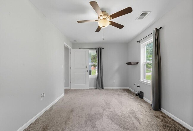 Building Photo - 2490 Barge Rd SW