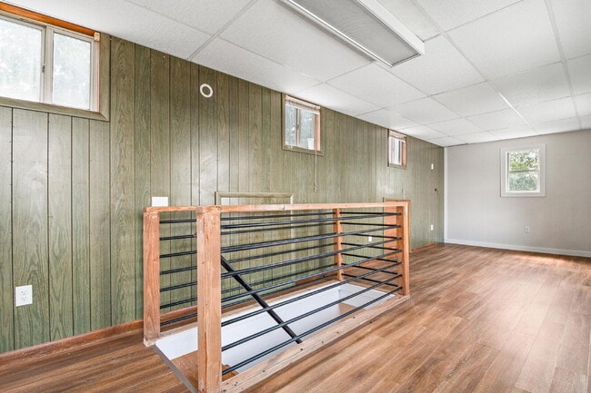 Building Photo - 4637 Alpine Ave