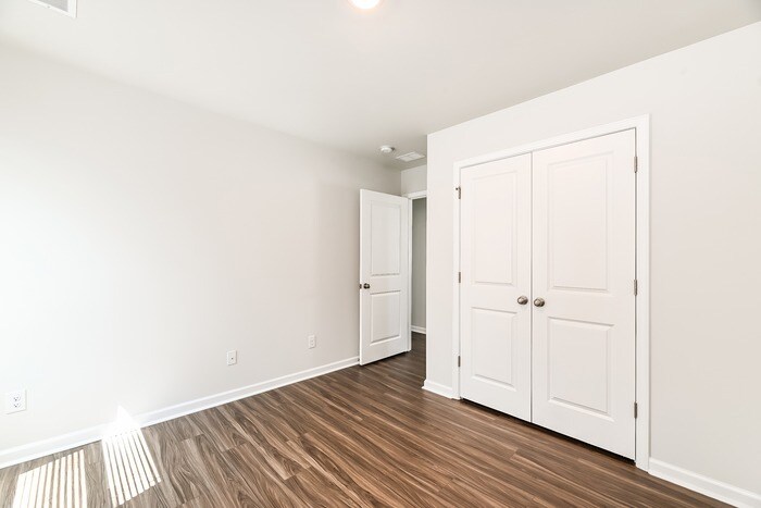 Building Photo - 116 Shire Dr