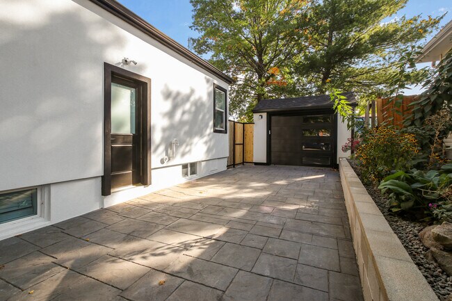 Building Photo - 4732 Stuart St