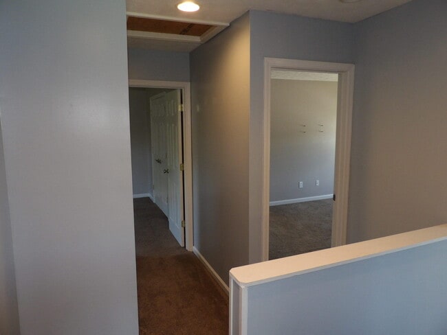 Building Photo - 123 Serena Way