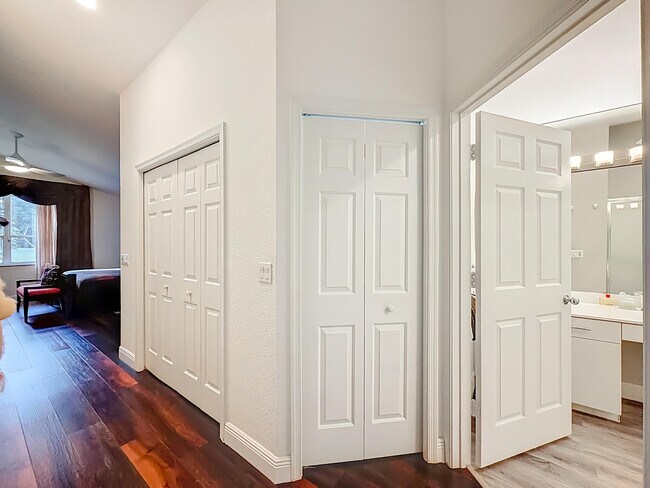 Building Photo - 11853 Fountainside Cir