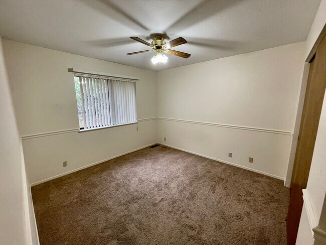 Building Photo - Great family home in Alta Sierra