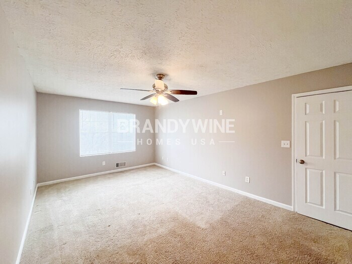 Building Photo - 2259 Hampton Dr