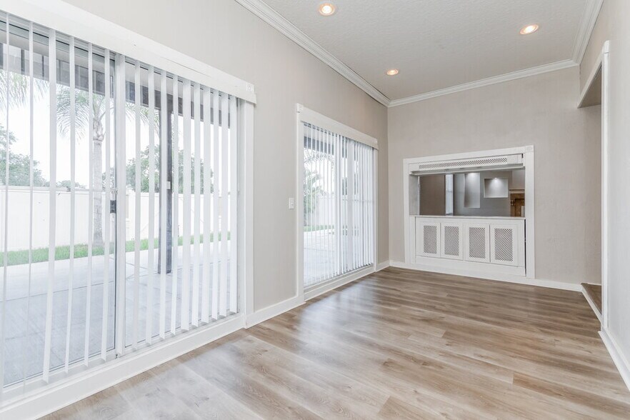 Building Photo - 477 Acacia Tree Way