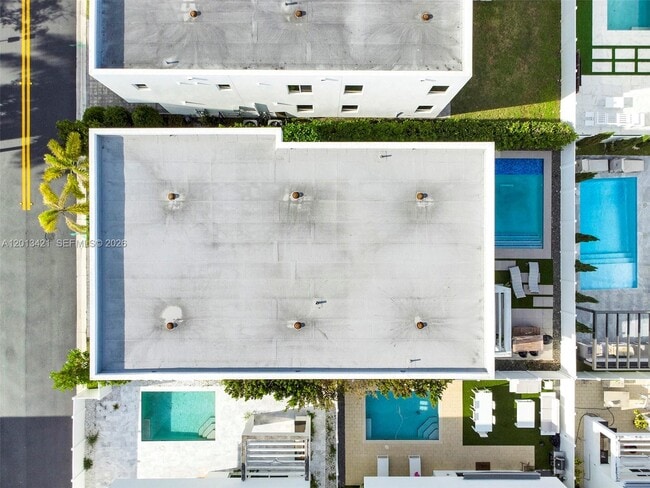 Building Photo - 7535 NW 98th Ave