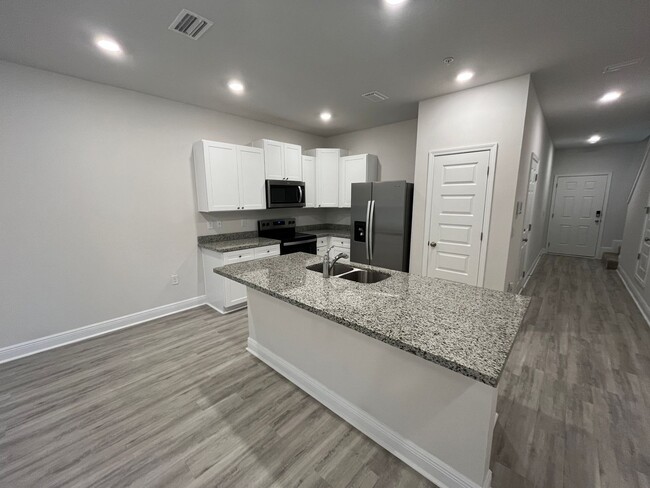 Building Photo - New Townhome near UWF and Nine Mile RD