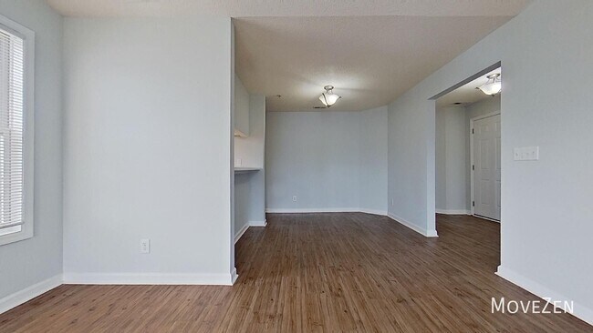 Building Photo - 713 Clearwater Ct