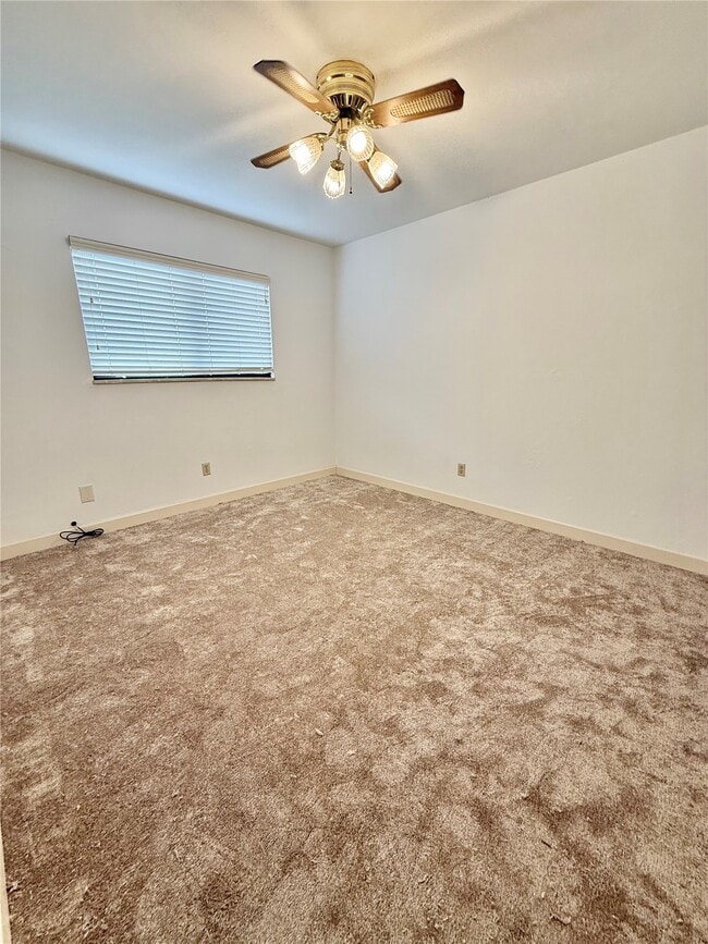 Building Photo - 122 Ashley Dr