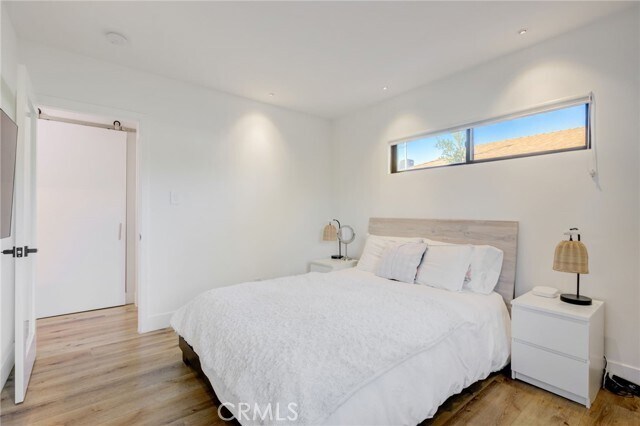 Building Photo - 8161 Encino Ave