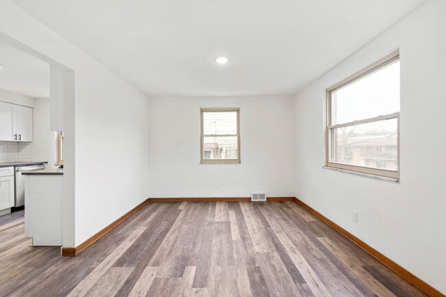 Building Photo - AVAILABLE MID-MARCH! Don’t miss this STUNNING 3 BEDROOM BRICK HOME LOCATED IN WEST VIEW!