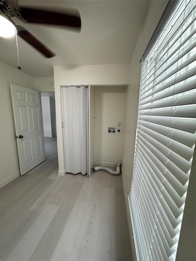 Building Photo - 626 37th St