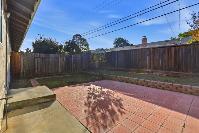 Building Photo - 1559 S Wolfe Rd