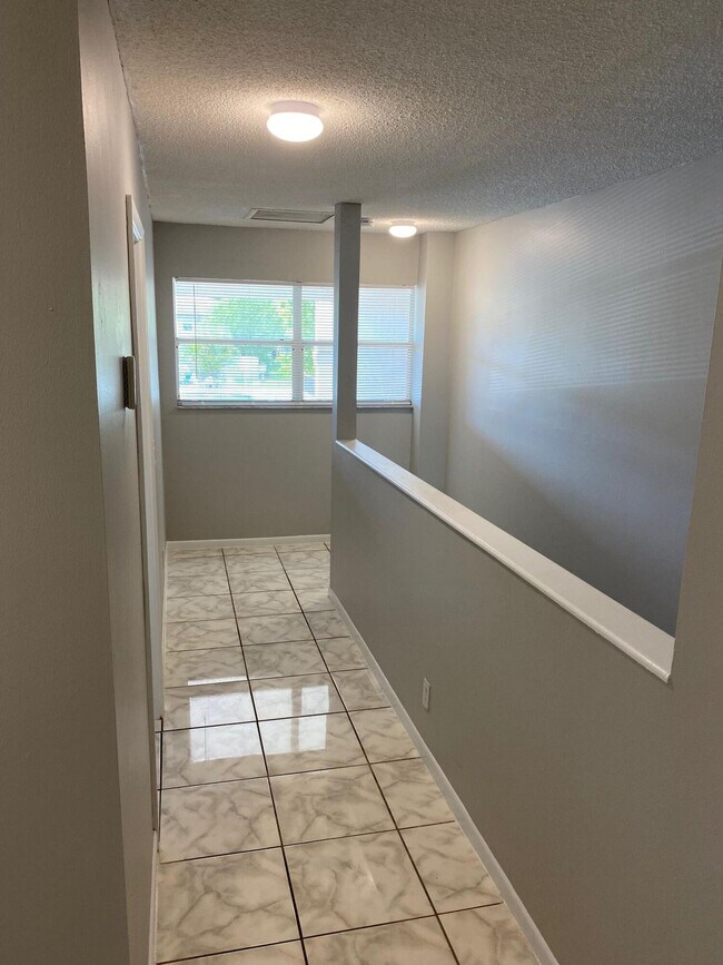 Building Photo - 11405 NW 35th St