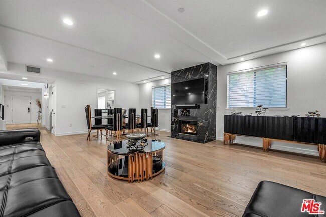 Building Photo - 2111 S Beverly Glen Blvd