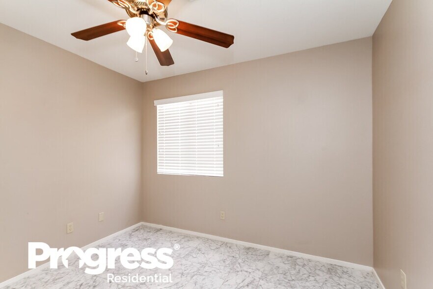Building Photo - 131 Monteen Dr