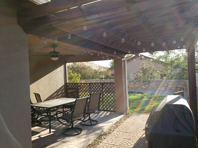 Building Photo - 2541 Prado Del Sol Ave