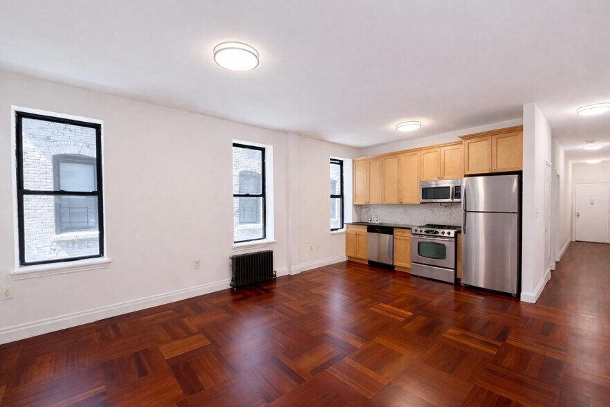 Building Photo - 605 W 137th St