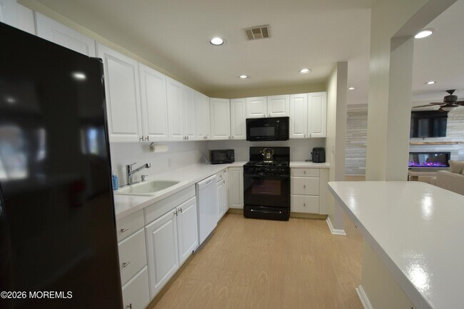 Building Photo - 525 Ocean Blvd