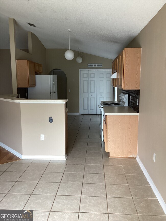 Building Photo - 258 Pine Bluff Dr