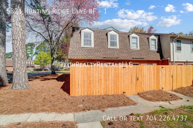 Building Photo - 5821 Hunting Ridge Ln