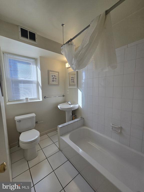 Building Photo - 6504 BRADFORD Ter