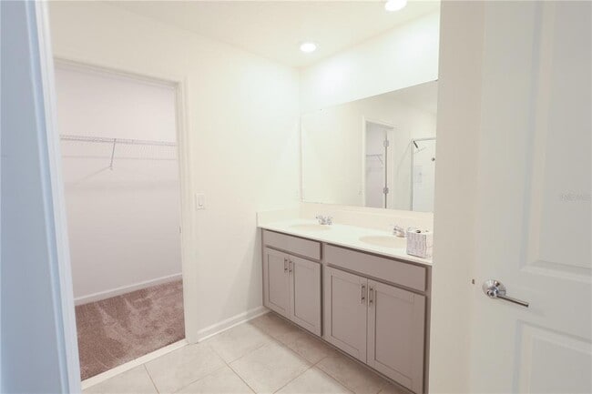 Building Photo - 1821 Heart Lk Dr