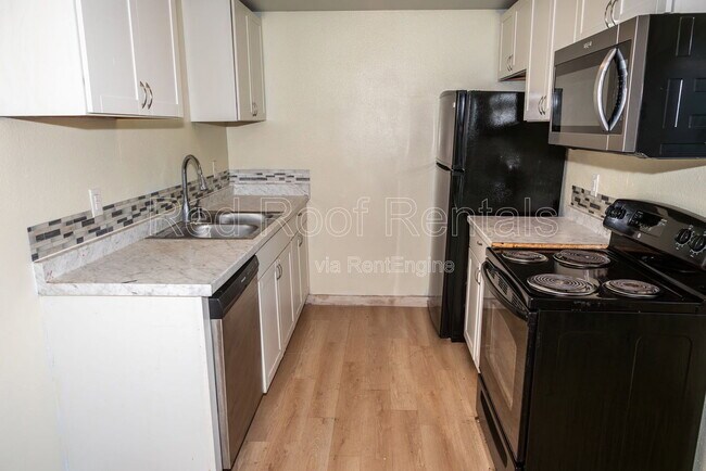 Building Photo - 3411 92nd St S