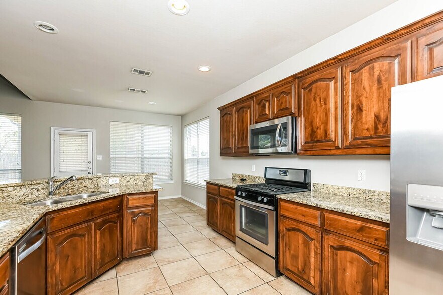 Building Photo - 6216 Melanie Dr