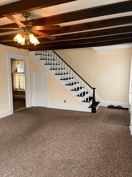 Building Photo - 66 S Maple St